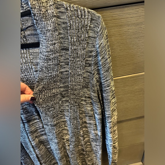 Croft and Barrow Women's Gray Marled Cardigan Size Large - Picture 4 of 5